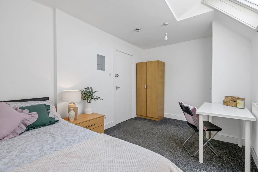 Property photo 2 of 14 Picture No. 36