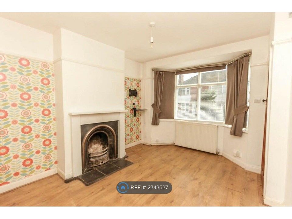 Property photo 2 of 10 Living Room