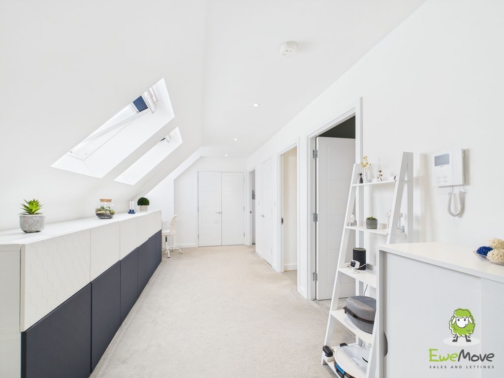 Property photo 3 of 16 Cam03778G0-Pr0193-Still002