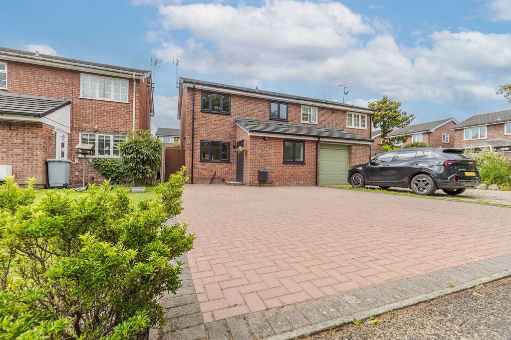 Property photo 2 of 30