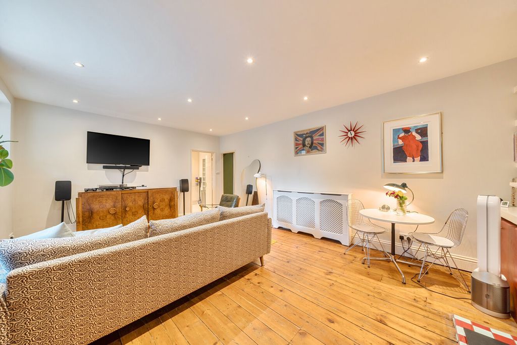 Property photo 1 of 16 1433704-18-69c281...