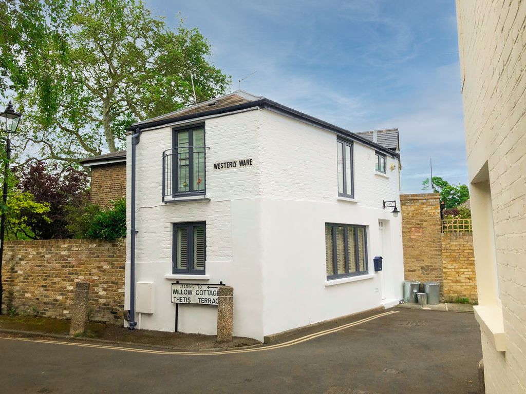 Property photo 2 of 8