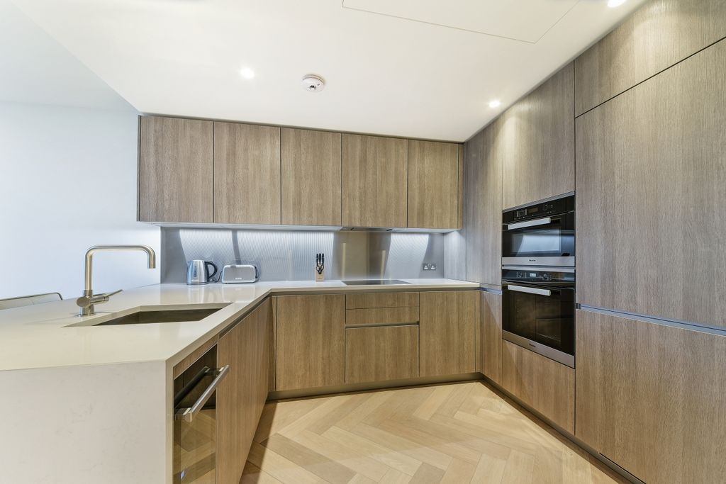 Property photo 2 of 8 Kitchen