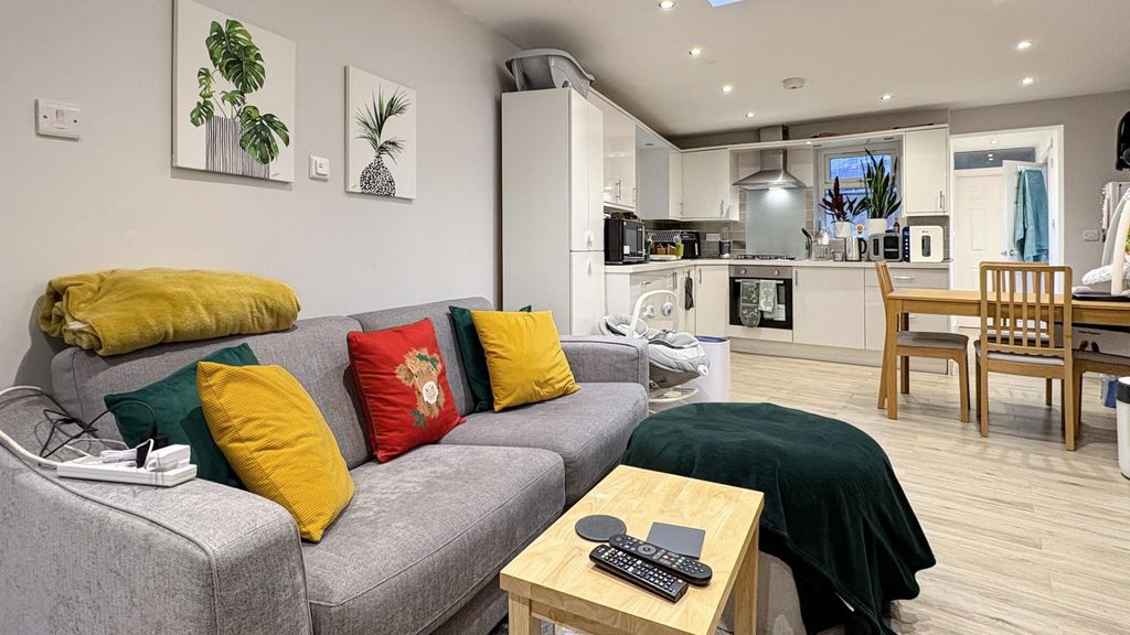 Property photo 3 of 15 Modern Open-Plan Living Area With A Comfortable Gr...