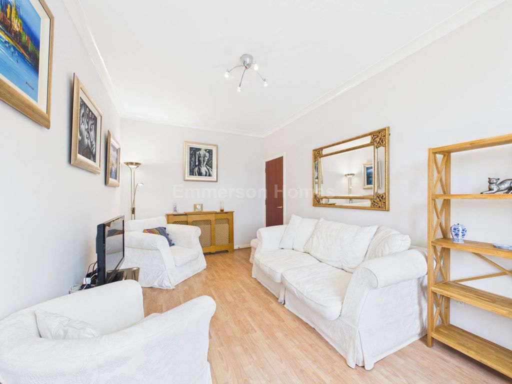 Property photo 3 of 19