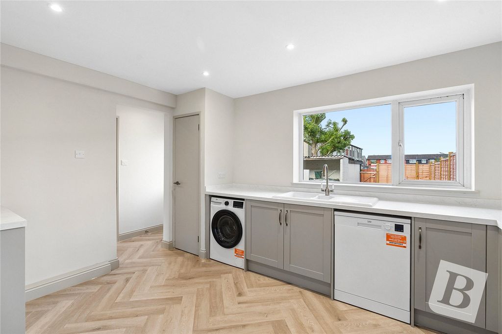 Property photo 3 of 13 Kitchen