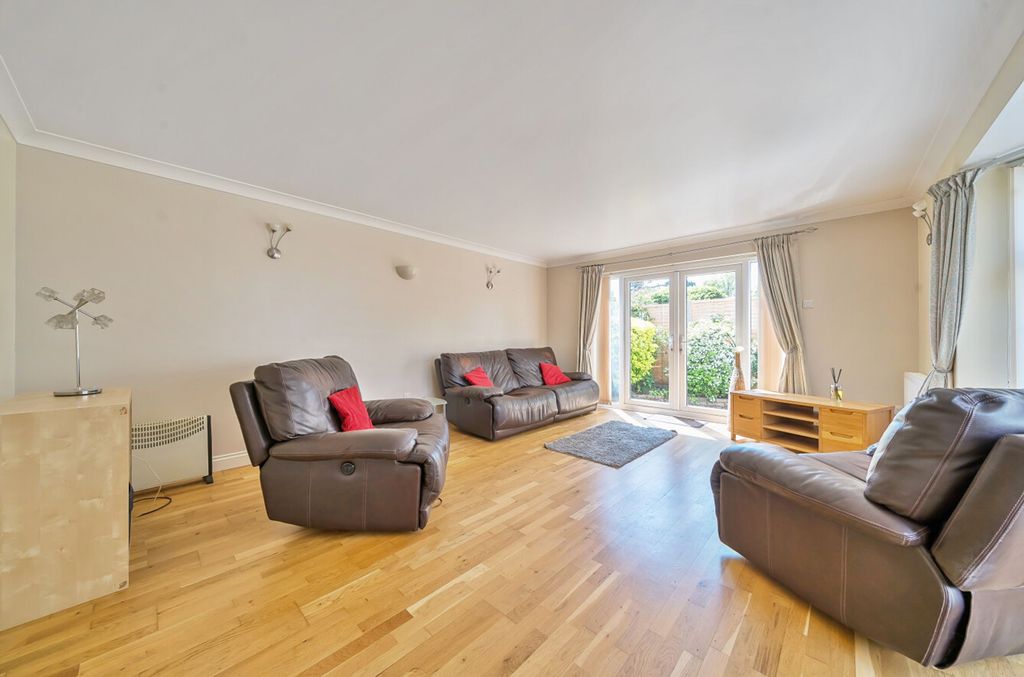 Property photo 2 of 18
