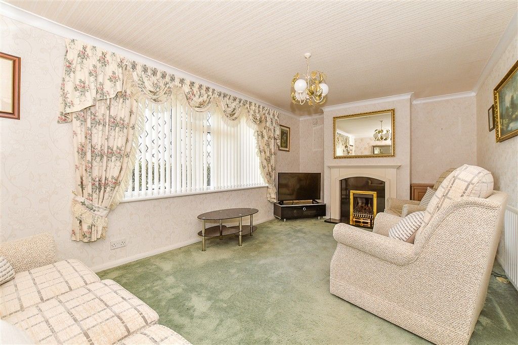 Property photo 1 of 12 Lounge/ Diner