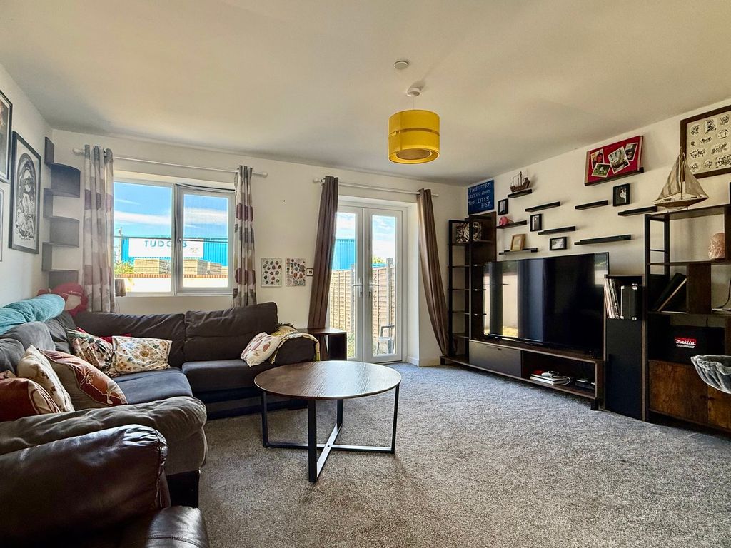 Property photo 2 of 13