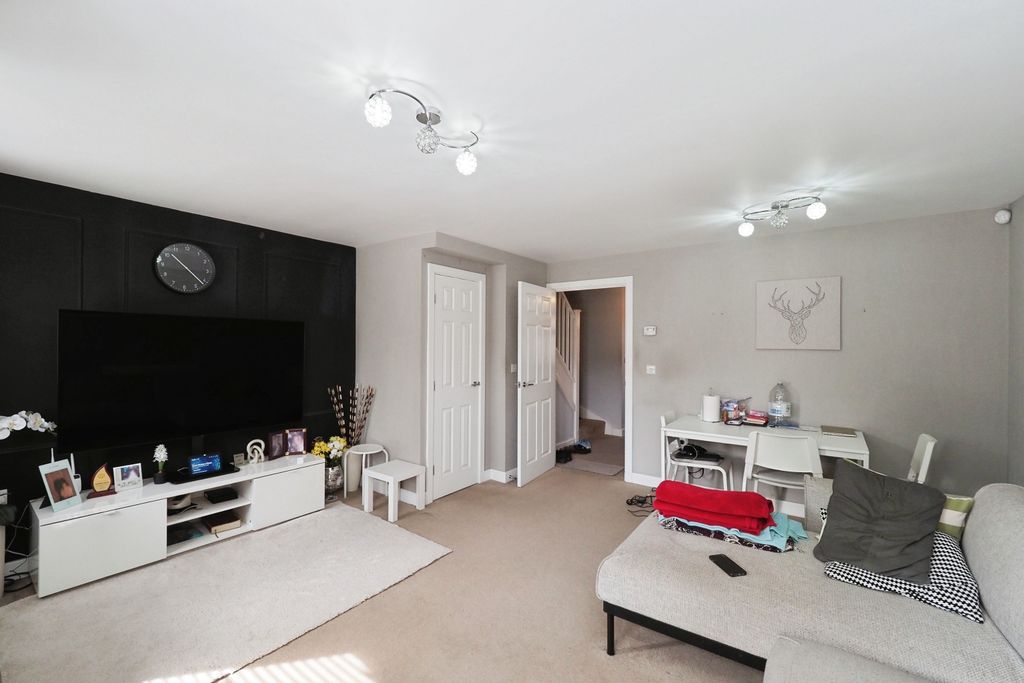 Property photo 3 of 18 Img_2775