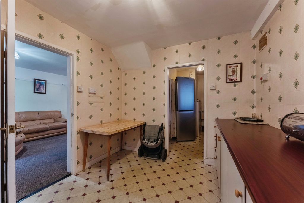 Property photo 3 of 16