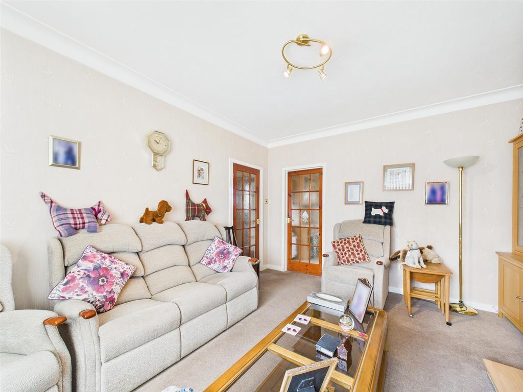 Property photo 3 of 16 Cam01486G0-Pr0786-Still006.Jpg