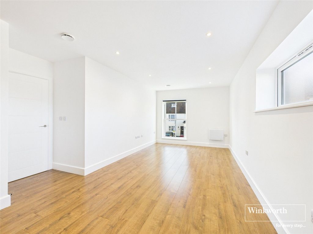 Property photo 3 of 9 Picture No. 06