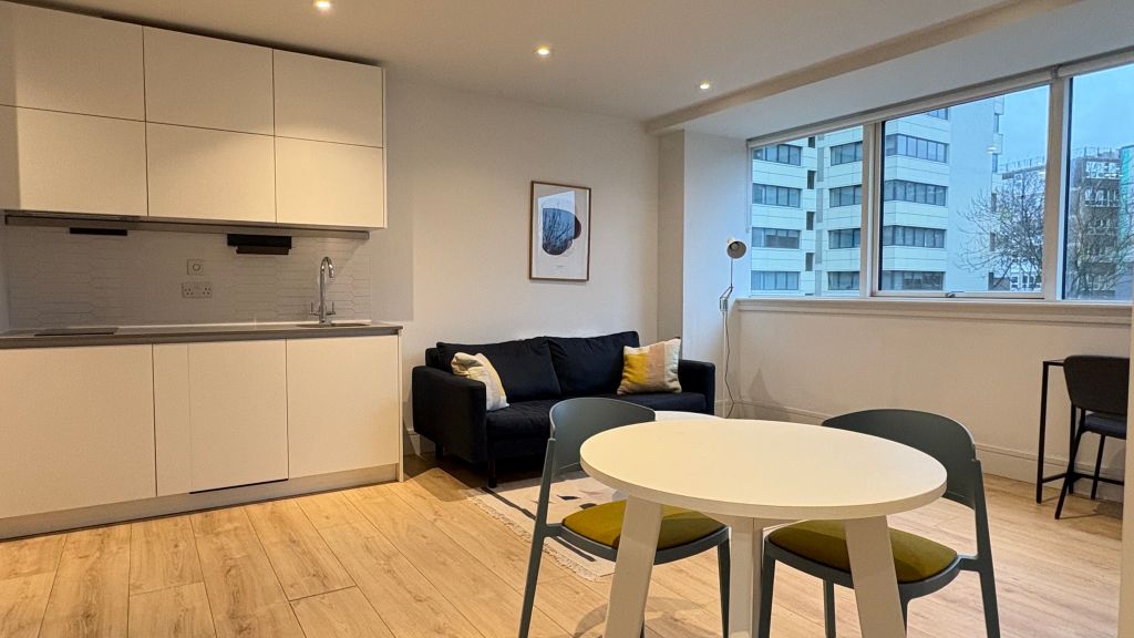 Property photo 1 of 16 Living Room