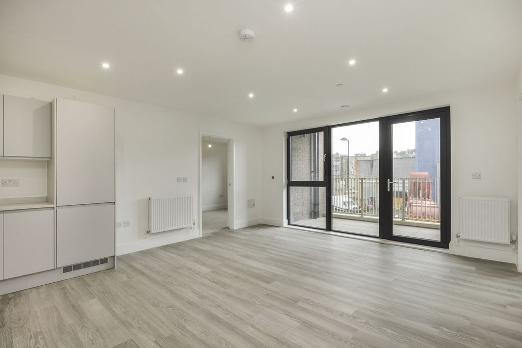 Property photo 1 of 8 Living Area