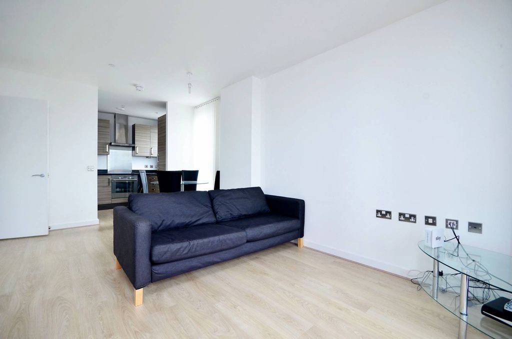 Property photo 3 of 12