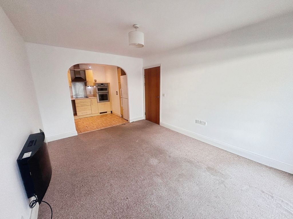 Property photo 3 of 19 Image