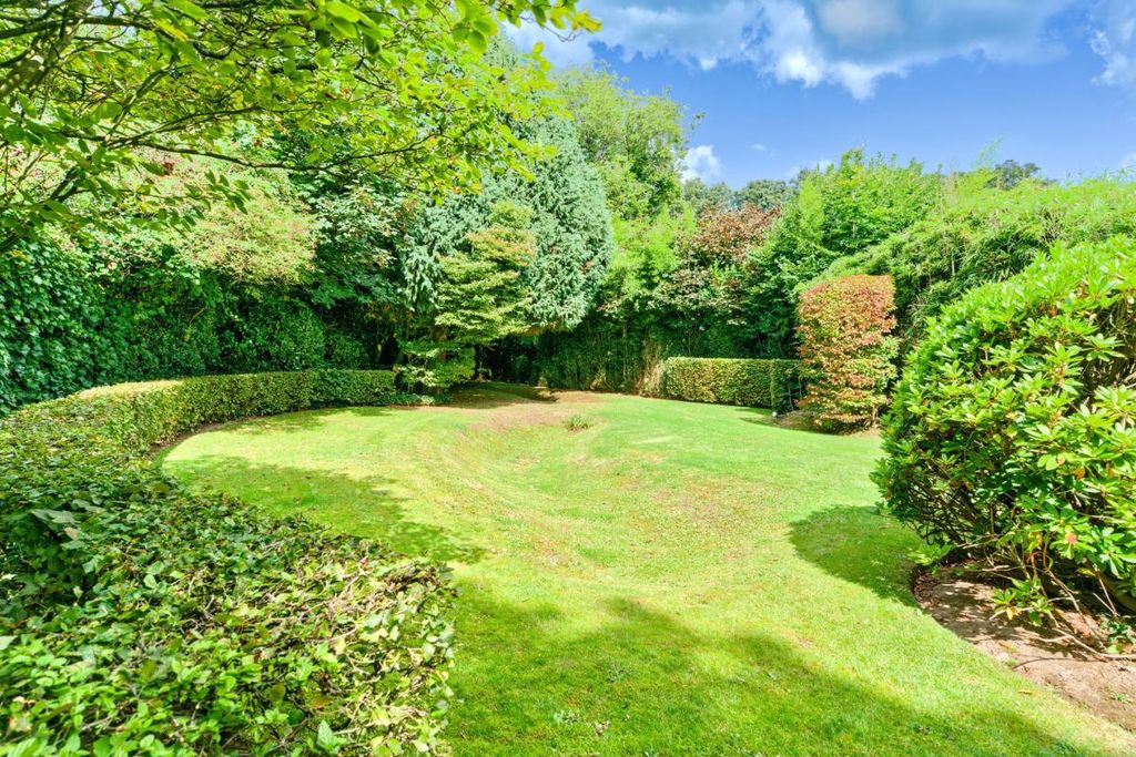 Property photo 2 of 25