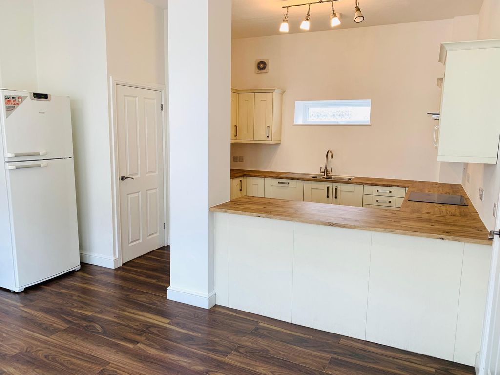 Property photo 1 of 19 Kitchen