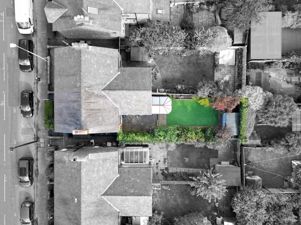 Property photo 2 of 34