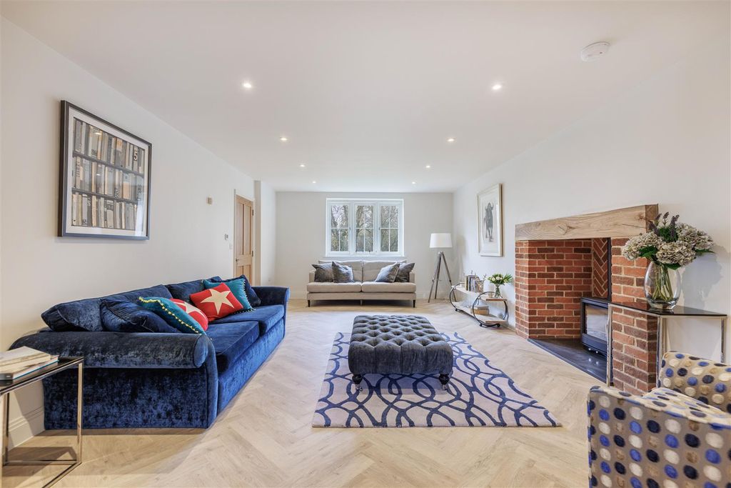Property photo 3 of 25 825A5763-Hdr.Jpg