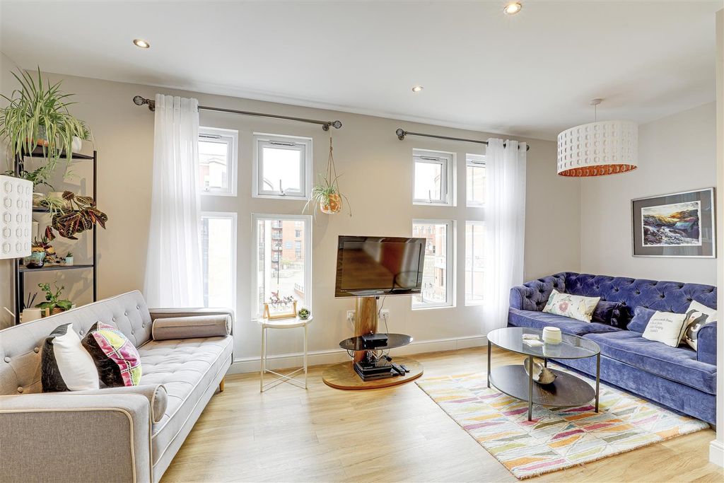 Property photo 2 of 20 10769.Jpg