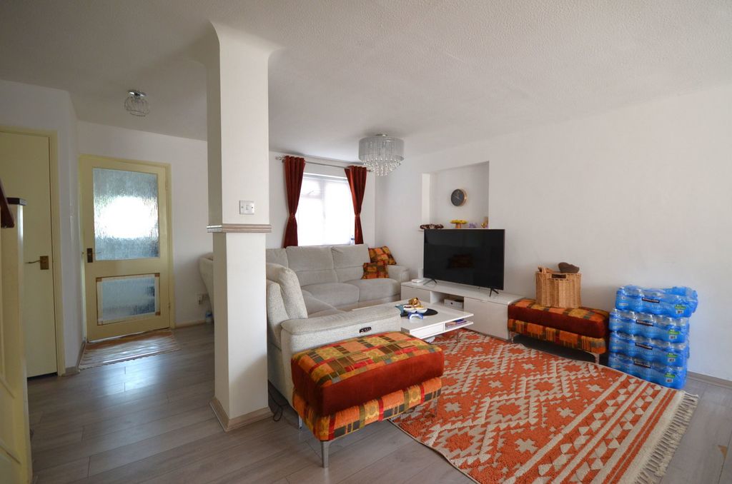 Property photo 3 of 13