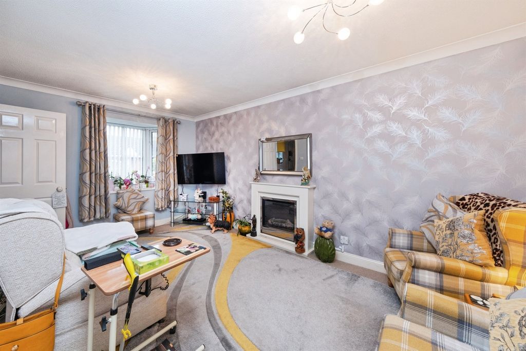 Property photo 2 of 14