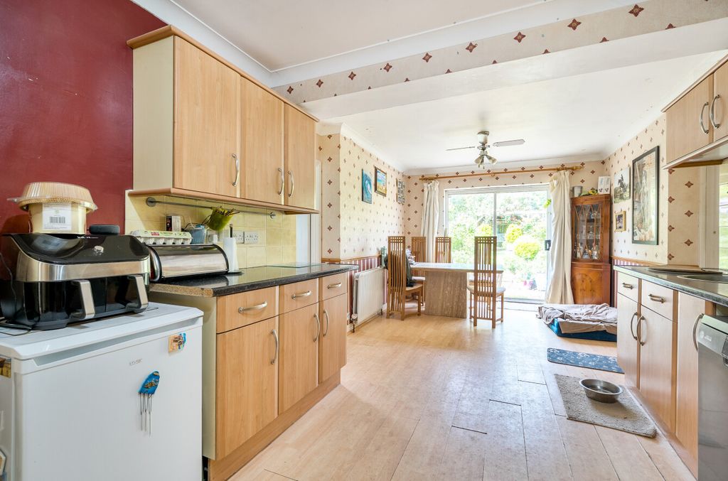Property photo 3 of 13 1472442-14-6A213E...