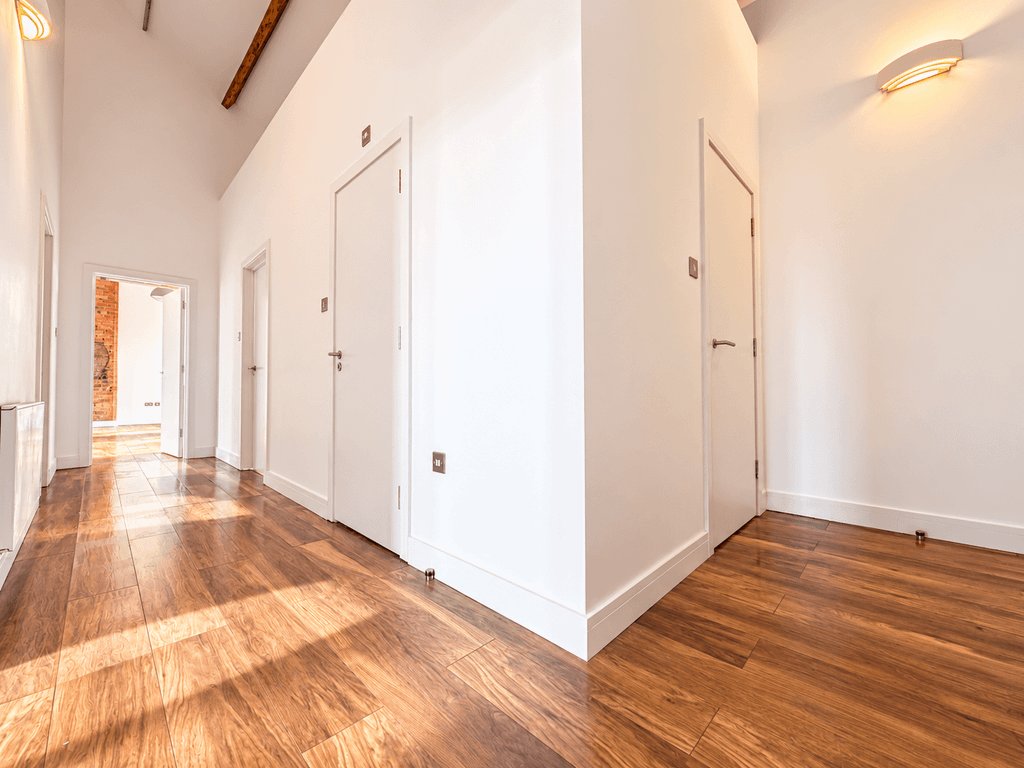 Property photo 3 of 10 Hallway