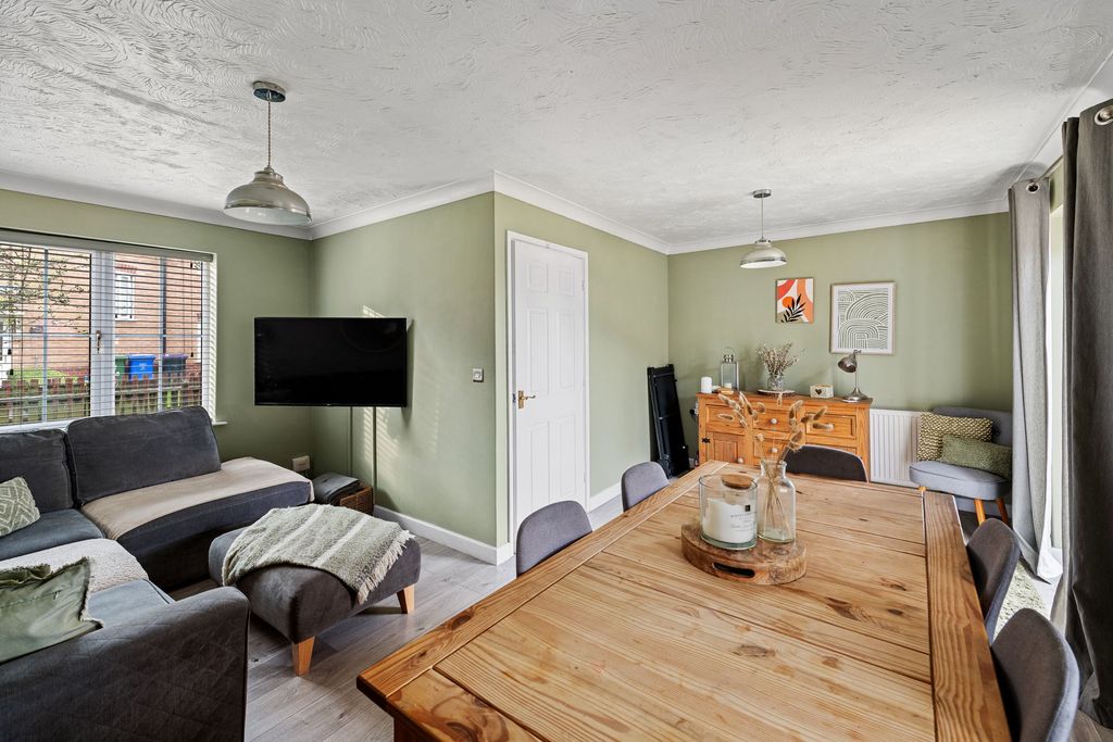 Property photo 3 of 21