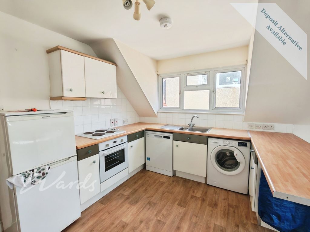 Property photo 3 of 8 Kitchen