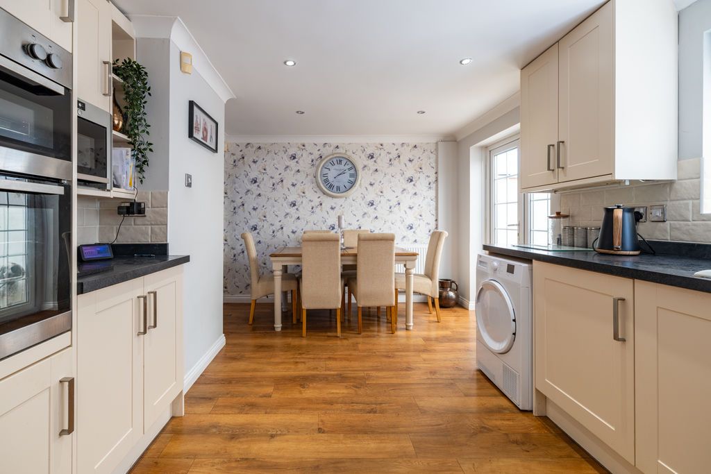 Property photo 2 of 26 Kitchen/Diner