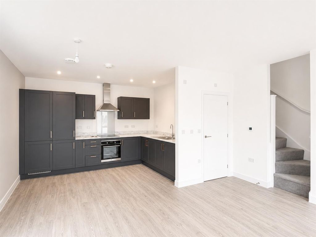 Property photo 2 of 11 Kitchen 1.Png