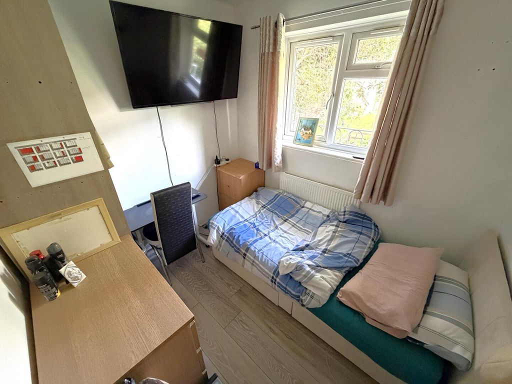 Additional image 12 of 2 bed flat for saleLandseer Court, Corby NN18