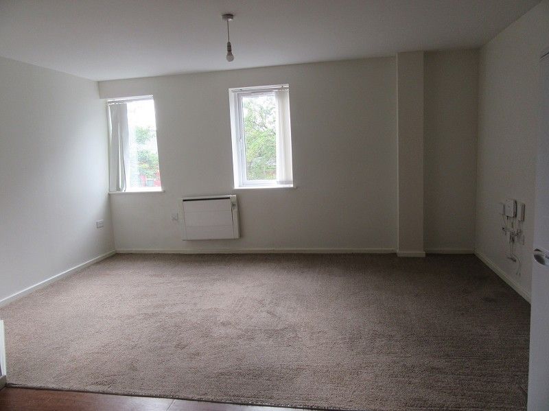 Property photo 3 of 10 Open Plan Lounge
