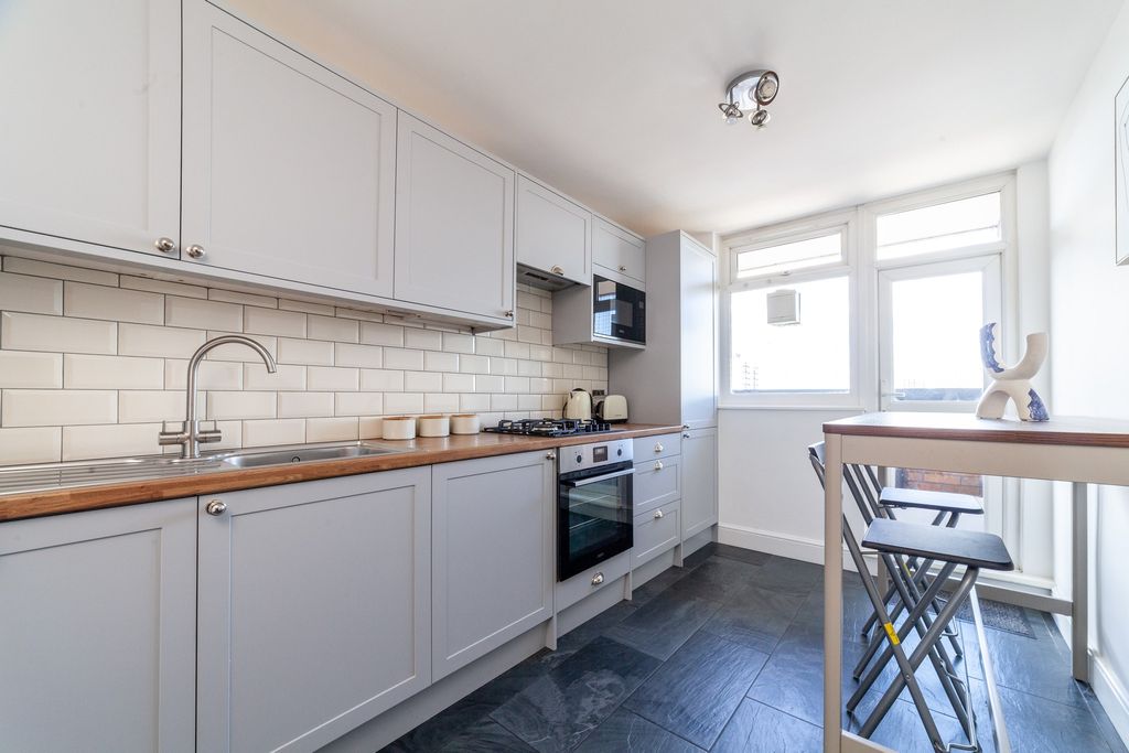 Property photo 2 of 22 Kitchen