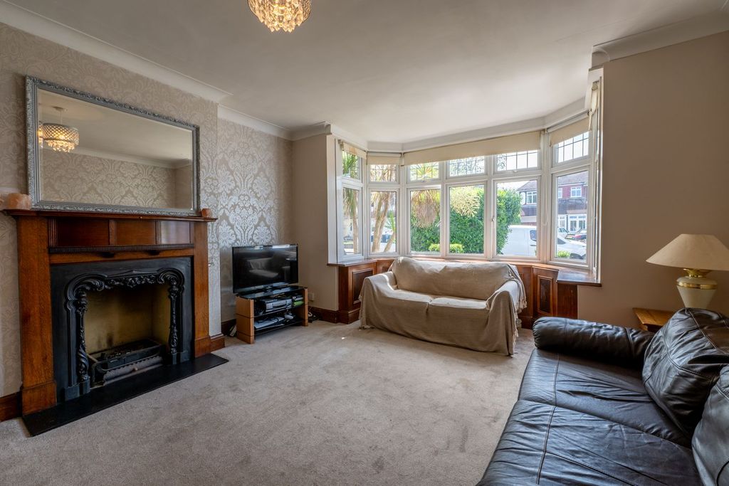 Property photo 2 of 19