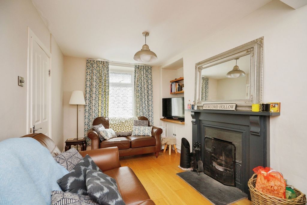 Property photo 2 of 19 Pbox-Img.Jpg
