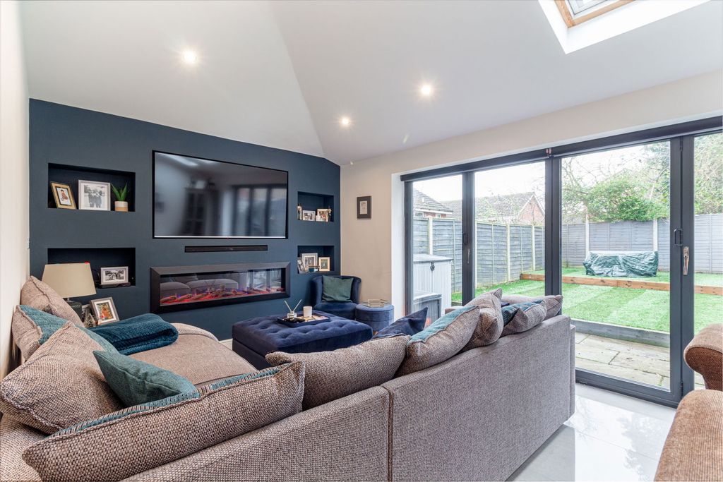 Property photo 2 of 17