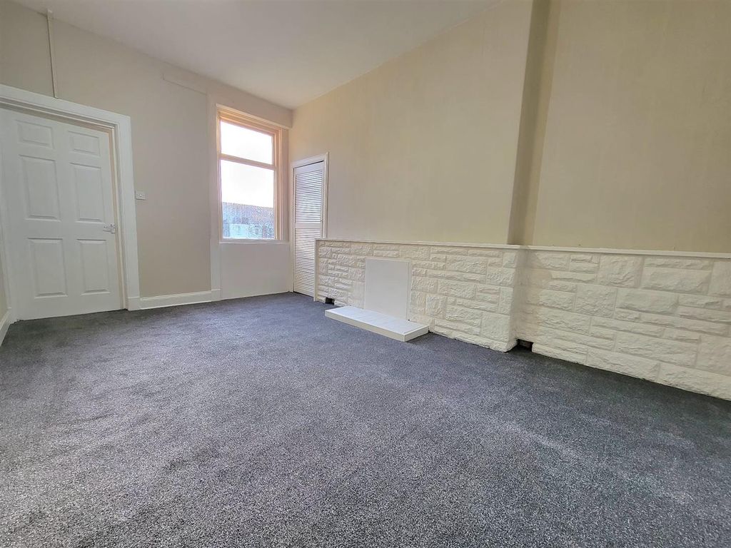 Property photo 2 of 12 Knm0074Levi Lounge (2).Jpg