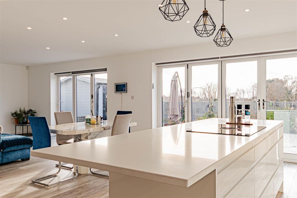 Property photo 3 of 36 L J Imaging-17.Jpg