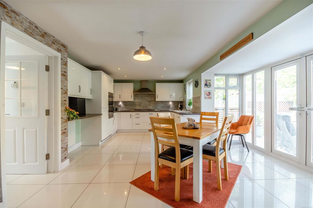 Property photo 3 of 48 8690582-Interior17.Jpg