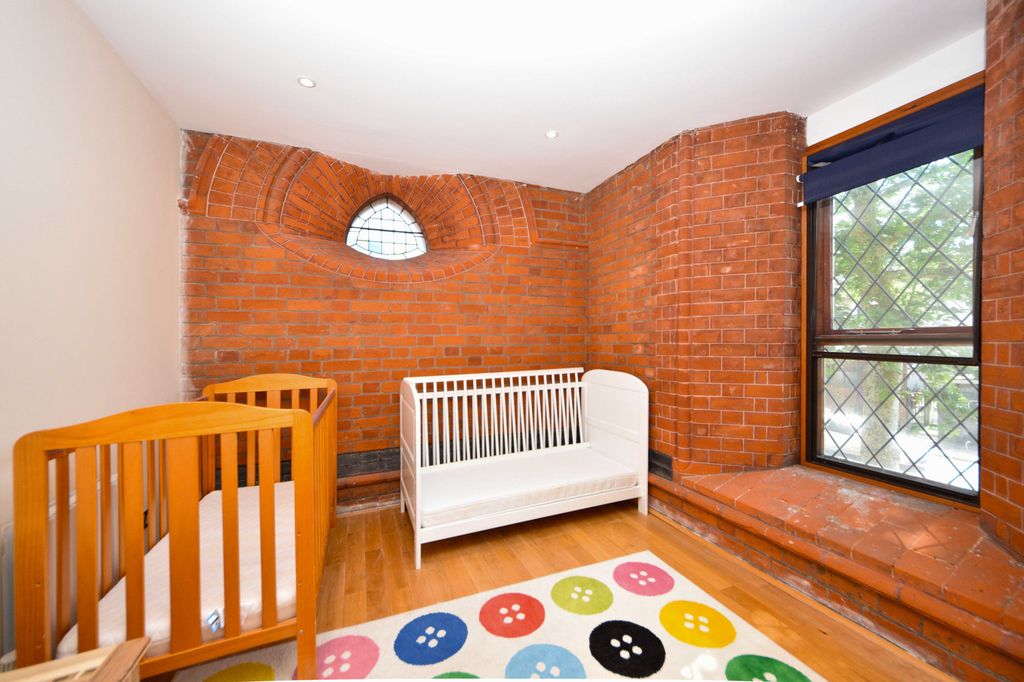 Property photo 3 of 13