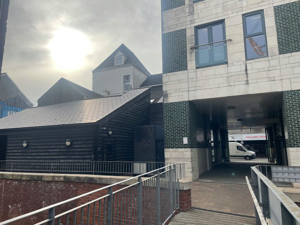 Property photo 1 of 11 External 2.Jpg