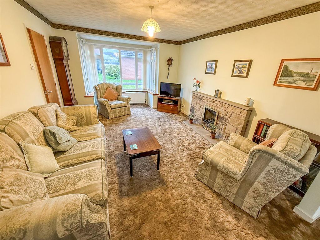 Property photo 2 of 21 Lounge