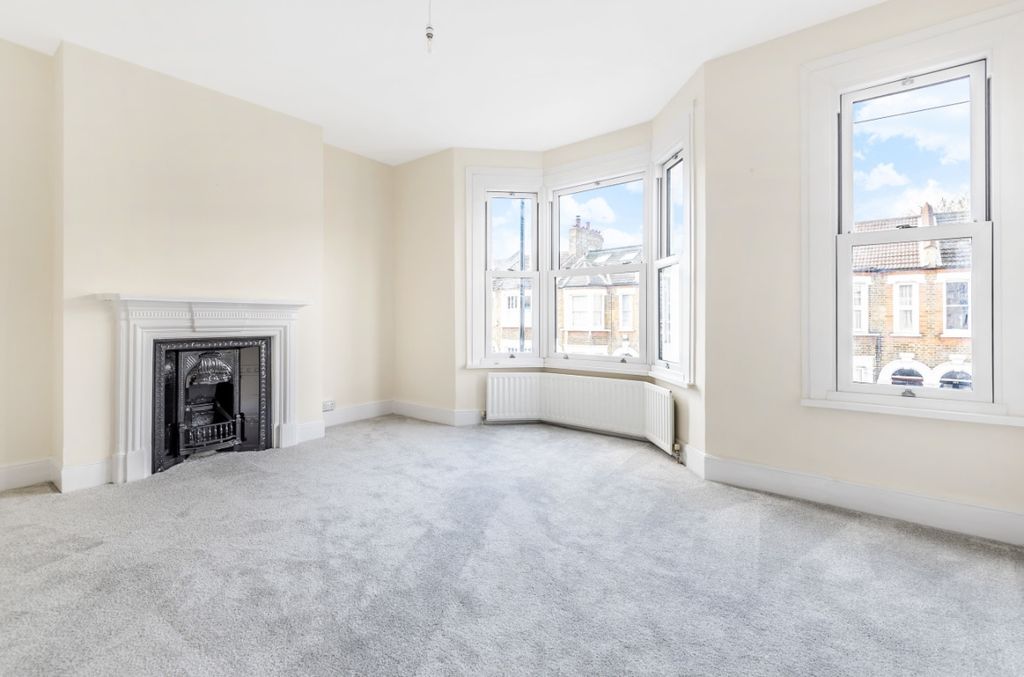 Property photo 3 of 6 470030 (3)