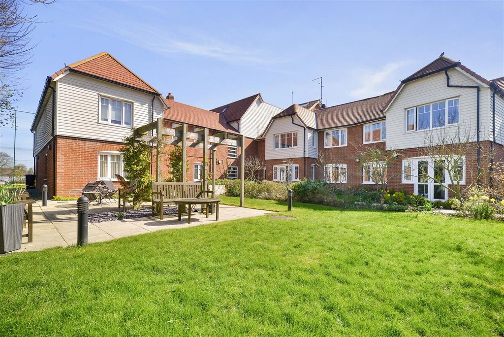 Property photo 1 of 18 Chinnerys Court Exterior.Jpg