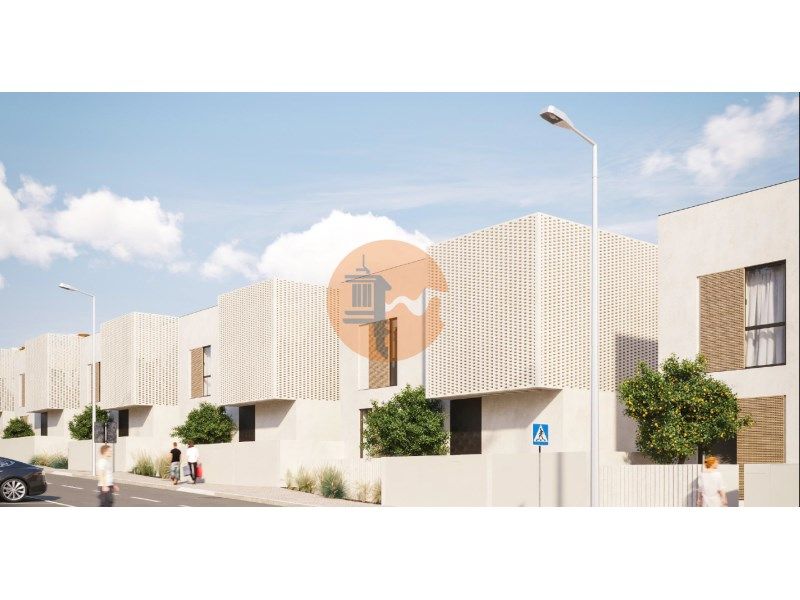 Property photo 2 of 31