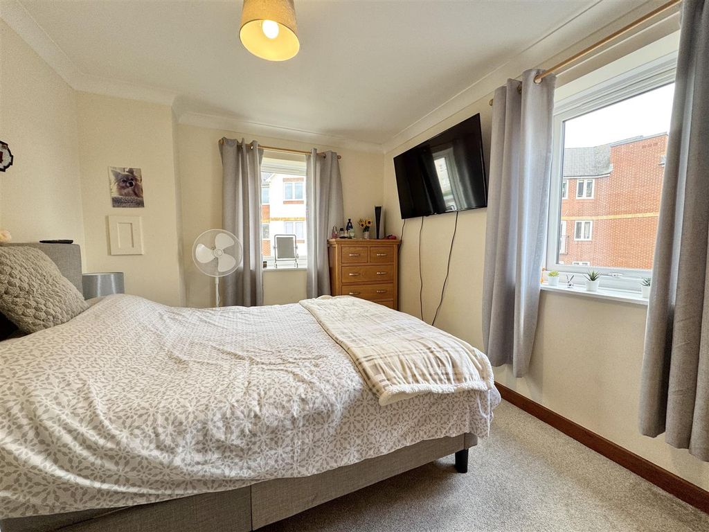 2 bed flat for saleRoper Street, Penrith CA11 photo 5